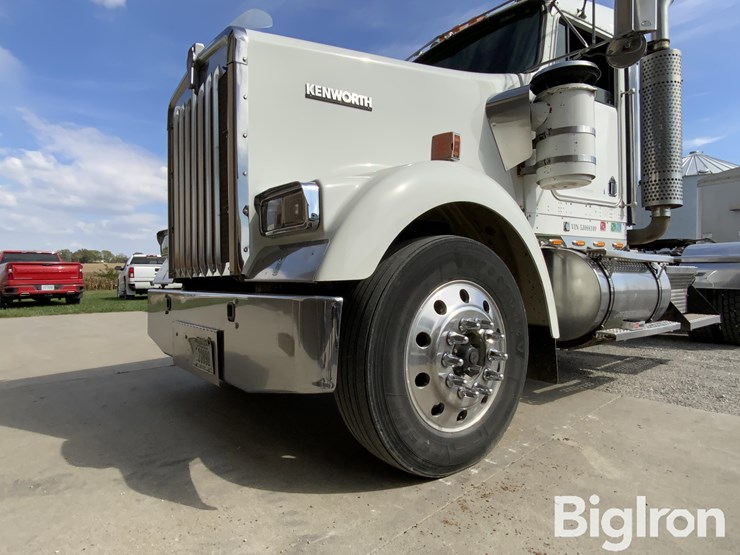 2005-kenworth-w900-image-13