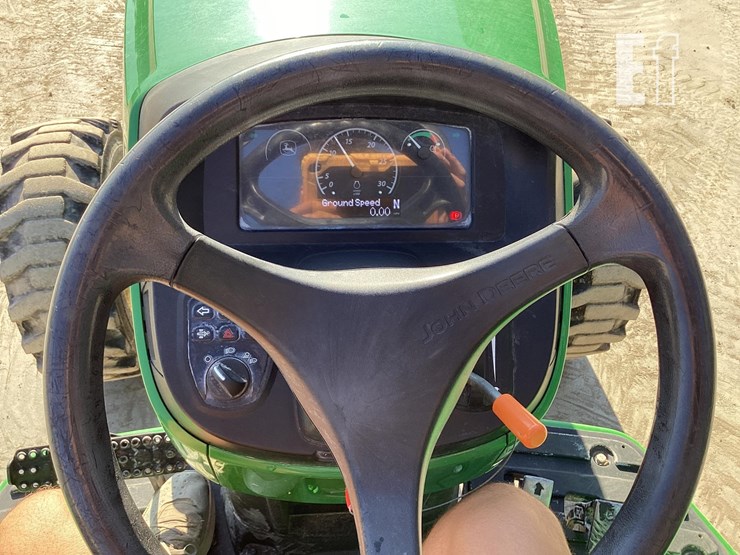 2020-john-deere-4044m-image-13