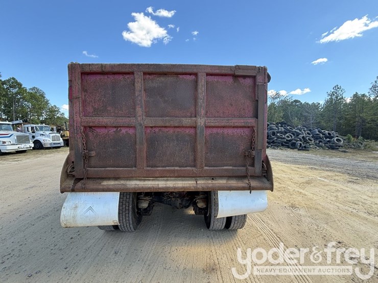 2003-mack-cv713-granite-image-4