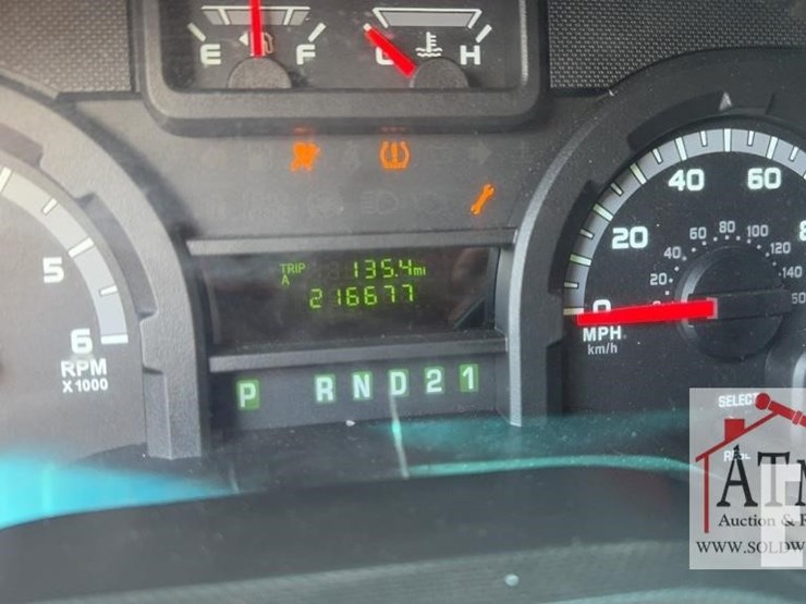 2011-ford-e350-image-8