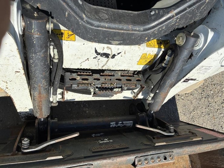 2021-bobcat-s590-image-9