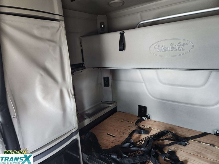 2019-peterbilt-579-image-33