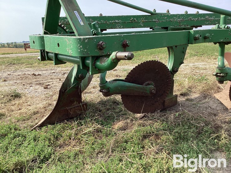 john-deere-3-pt-4-bottom-plow-image-14