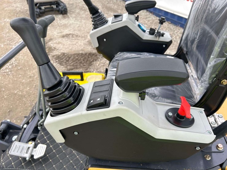 2025-sdlanch-sdle18p-mini-excavator-image-9