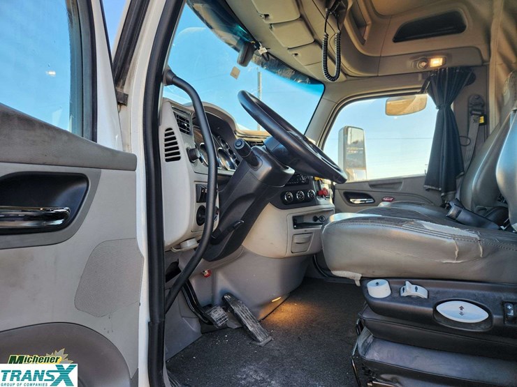 2020-peterbilt-579-image-42