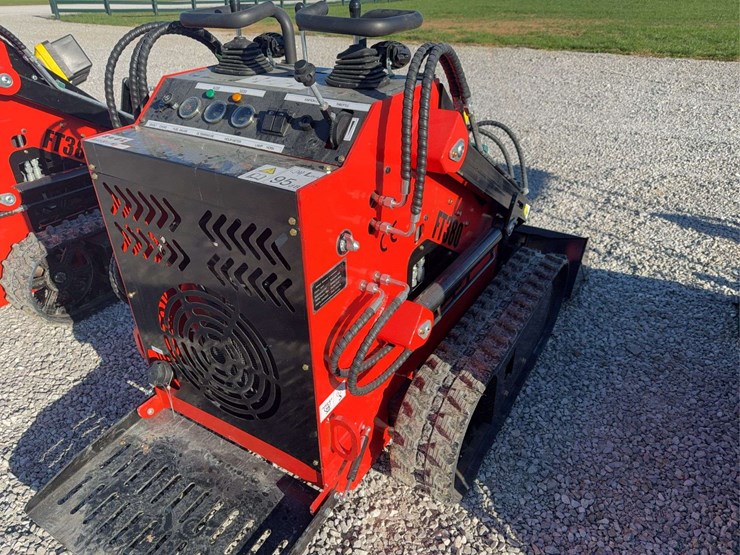 future-ft380r-skid-steer-loader---23hp,-660lbs-operating-load,-0.15m³-bucket-image-4