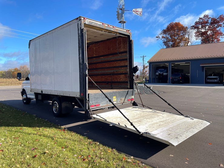 2007-chevrolet-g3500-image-7