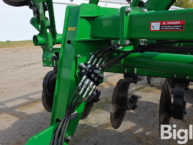 2018-john-deere-2730-image-17