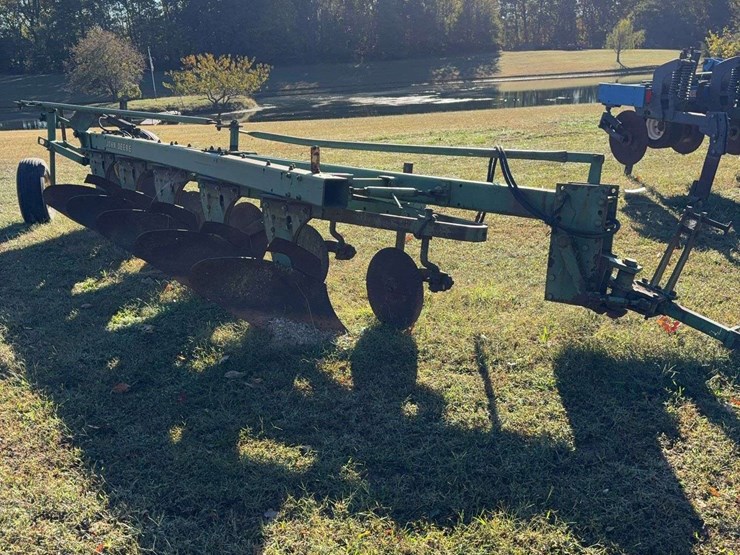 john-deere-5-image-1