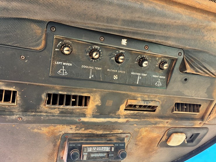 john-deere-4240-image-17