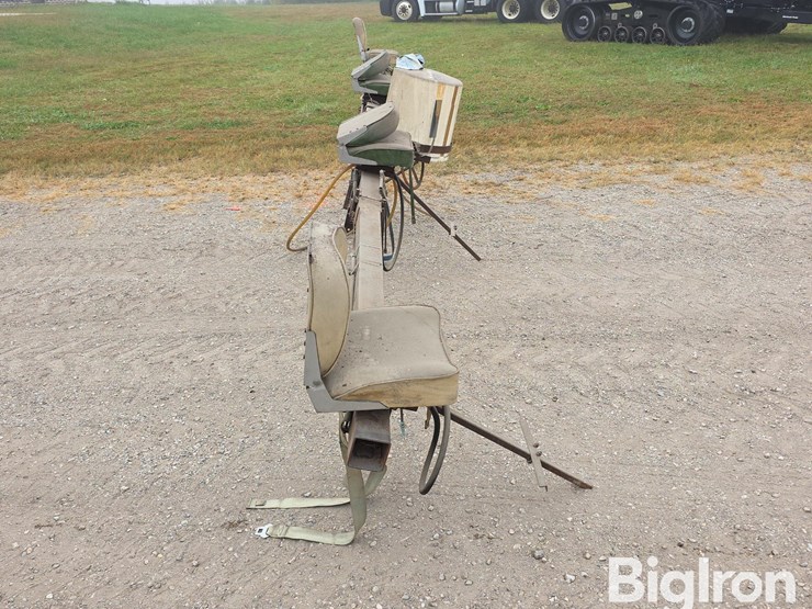 3--pt-4-person-ride-on-sprayer-bar-image-4