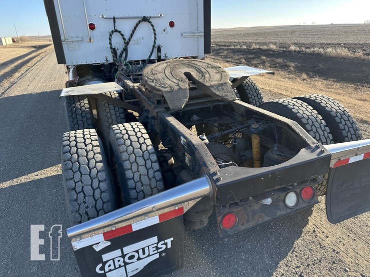 2014-peterbilt-386-image-12