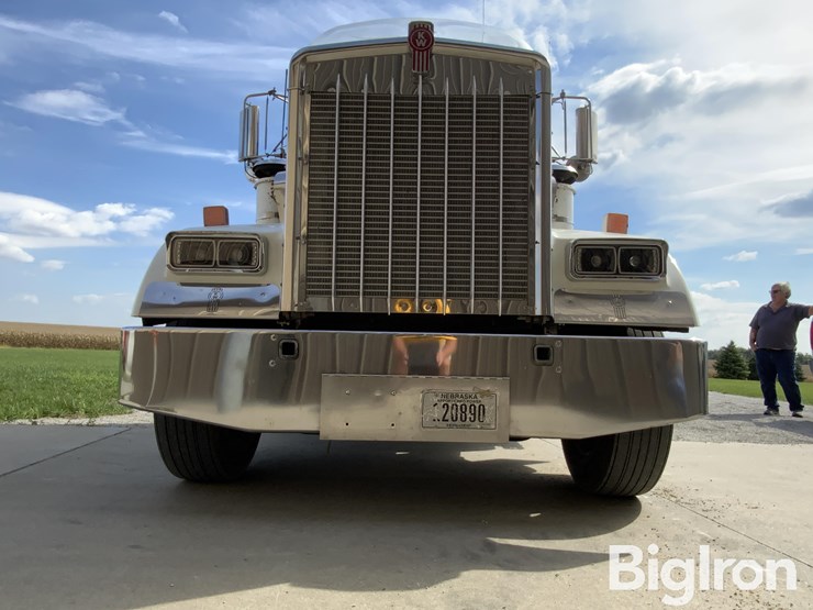 2005-kenworth-w900-image-9