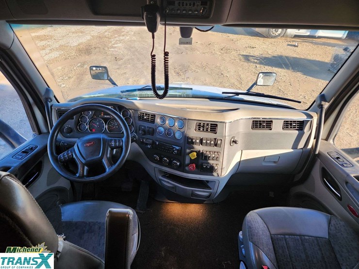 2020-peterbilt-579-image-36