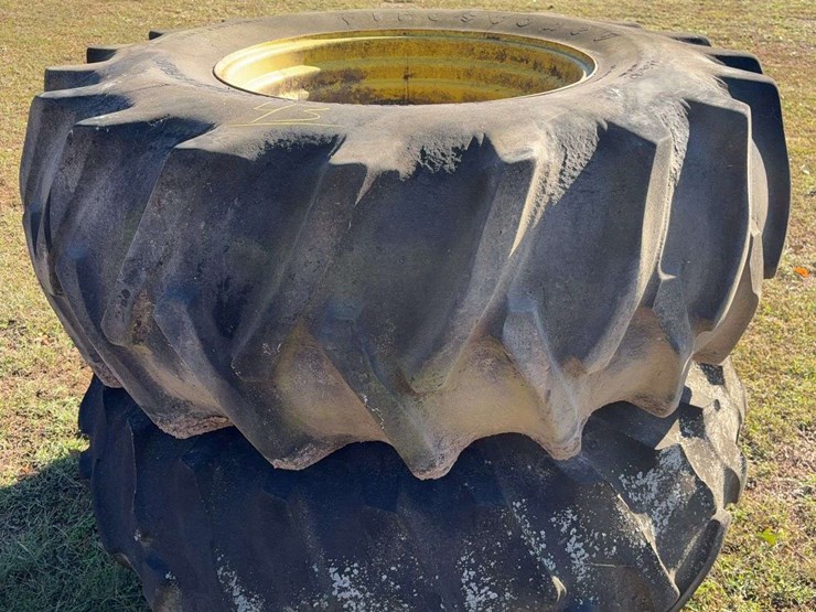 firestone-24.5-32-combine-tires,-8-bolt.-image-1