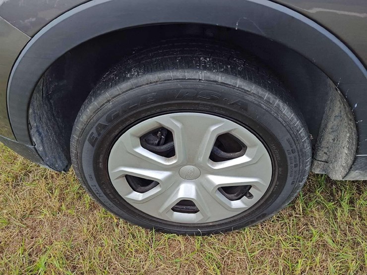 2016-ford-explorer-image-37