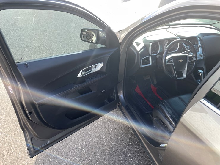 2012-chevrolet-equinox-lt-image-39