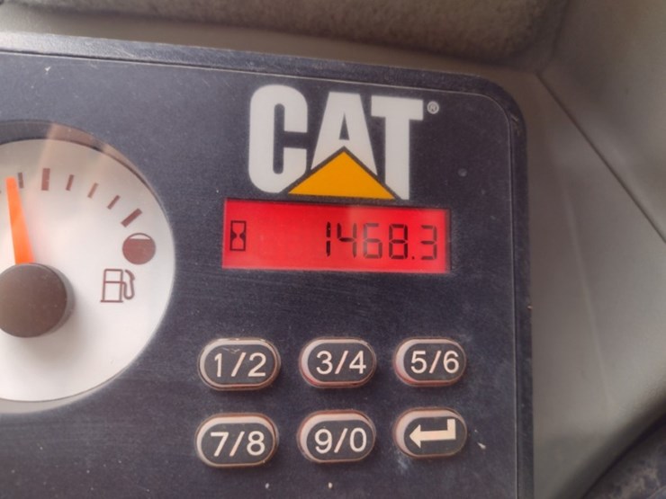 caterpillar-246d-image-6