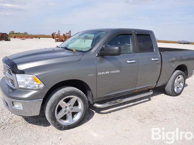 2012-ram-1500-big-horn-image-1