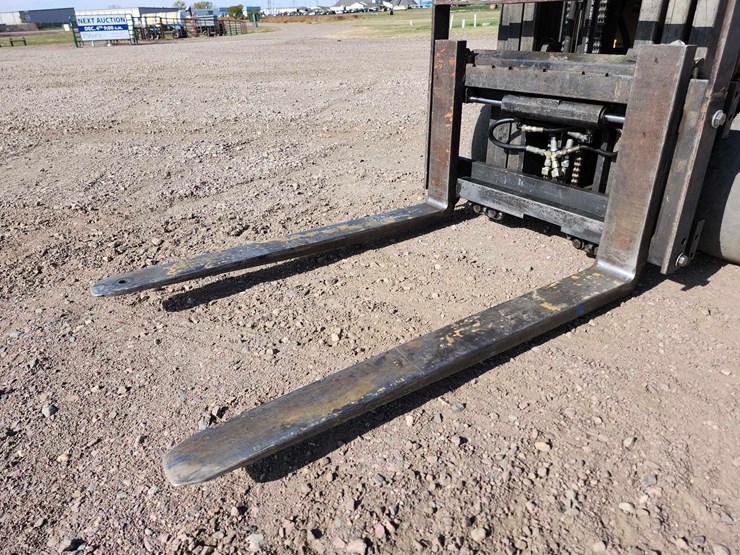 caterpillar-30-warehouse-forklift-image-8