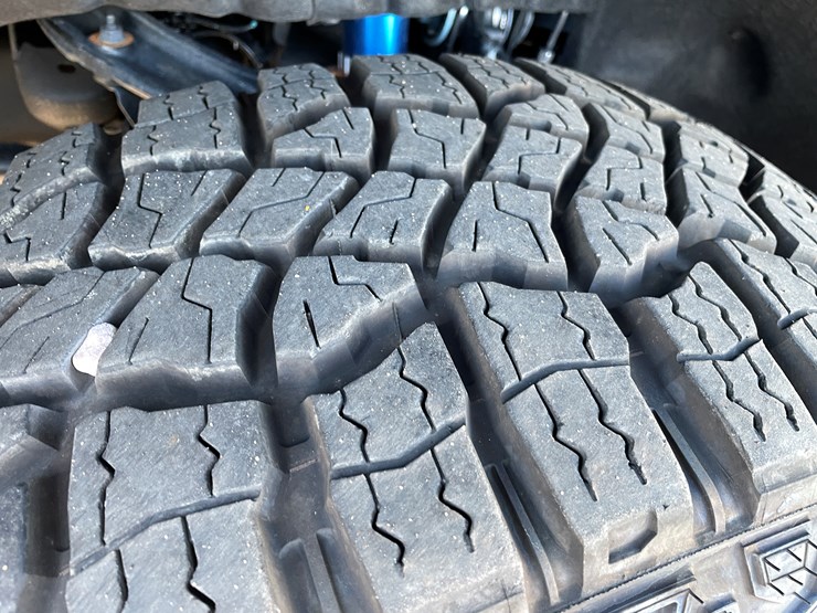 2025-chevrolet-silverado-image-17