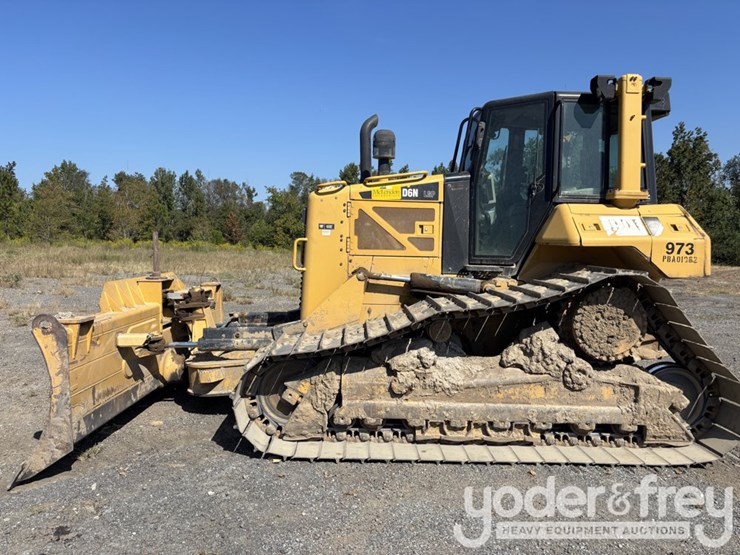 2013-caterpillar-d6n-lgp-image-2