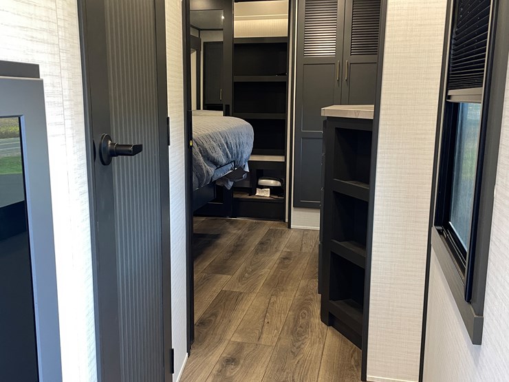 #4502-•-2025-forest-river-xlr-nitro-lux-toy-hauler-(wi-title)-image-60