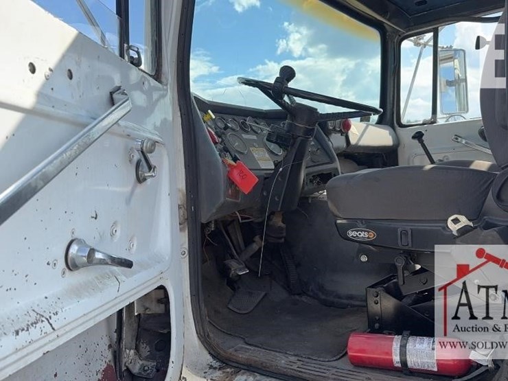 1985-ford-lnt9000-image-23