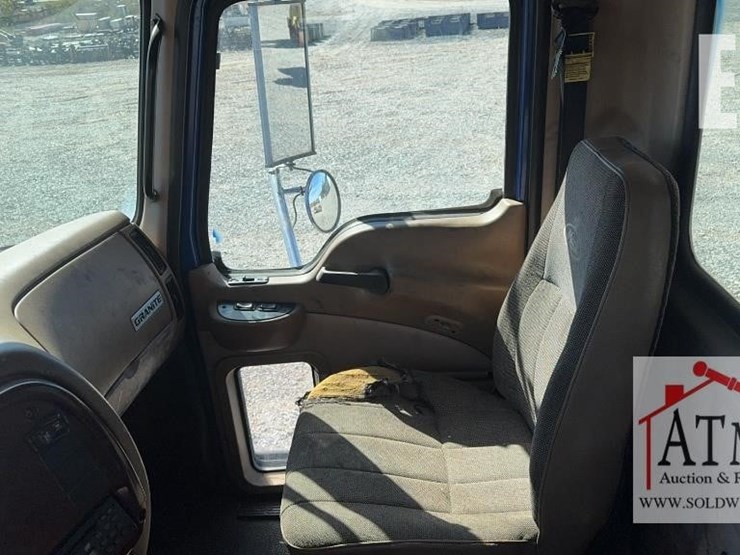 2004-mack-granite-cv713-image-38