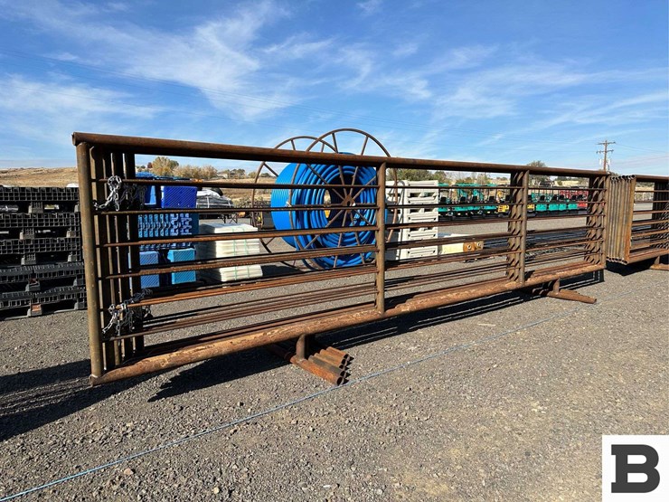 24'-freestanding-panels-image-4