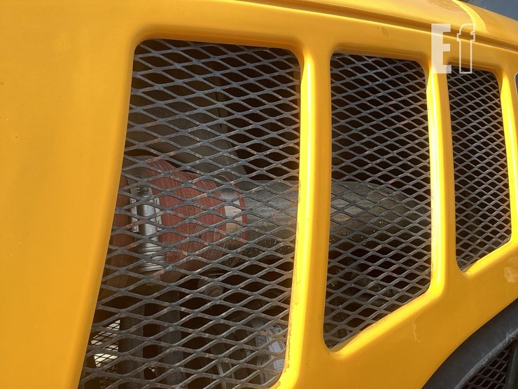 2013-jcb-fastrac-8310-image-16