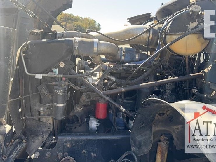 2004-mack-granite-cv713-image-40