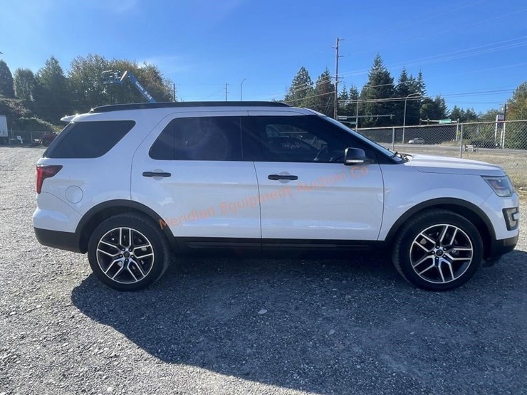 2016-ford-explorer-image-6