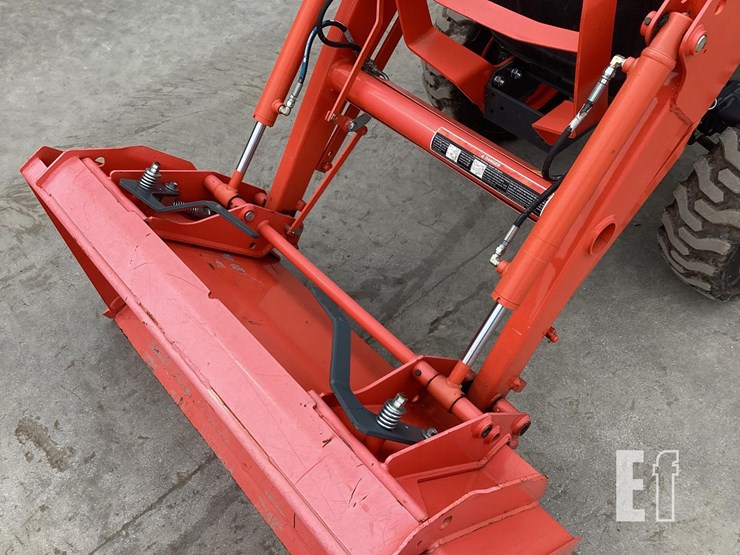 2022-kubota-lx2610-image-10