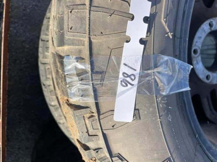 2--set-of-4-tires,-1-set-rims-image-12