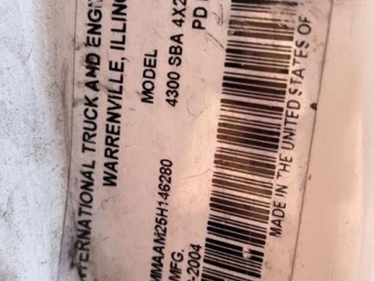 2005-international-durastar-4300-image-11