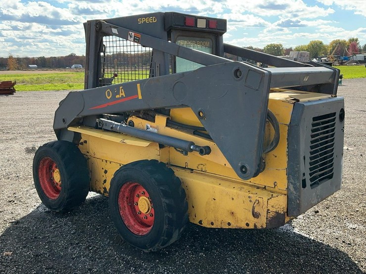 new-holland-ls190-image-3