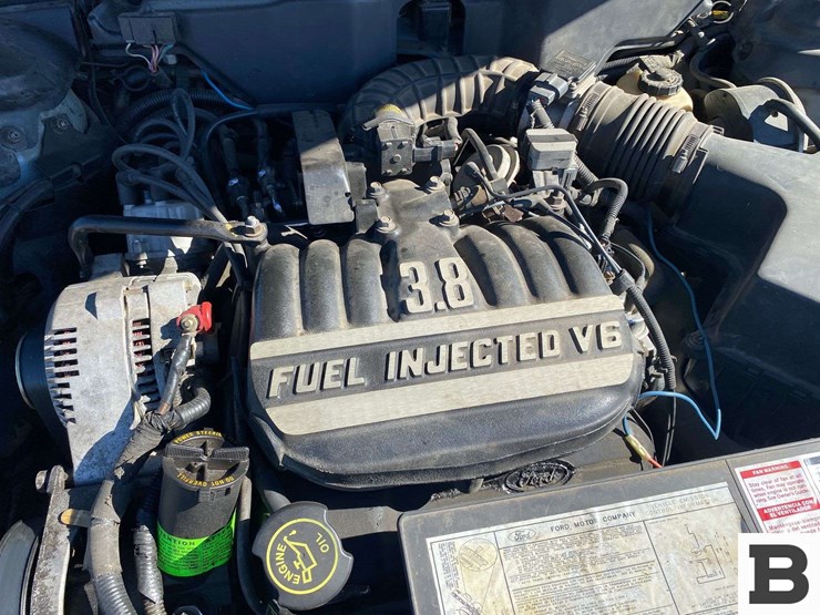 1991-lincoln-continental-sedan-image-30