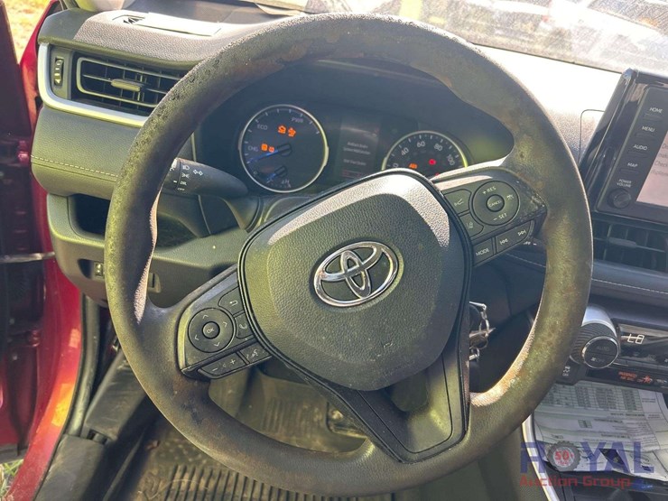 2019-toyota-rav4-image-10