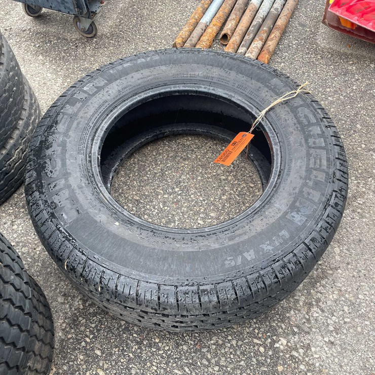 #14060 • (1) Michelin Tire (O4)