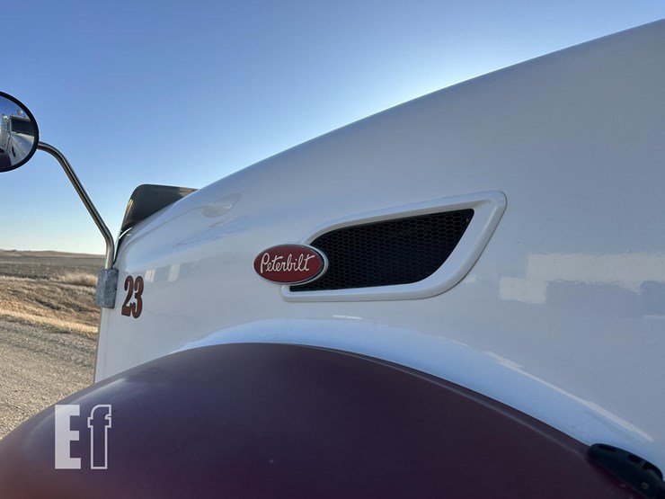 2014-peterbilt-386-image-21