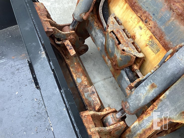 2019-deere-318g-image-10