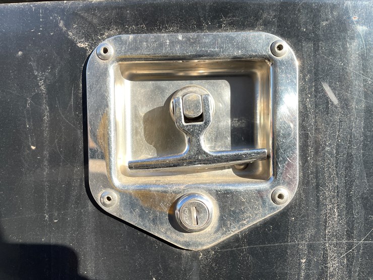 #5672-•-(2)-rc-truck-mount-toolboxes-image-7