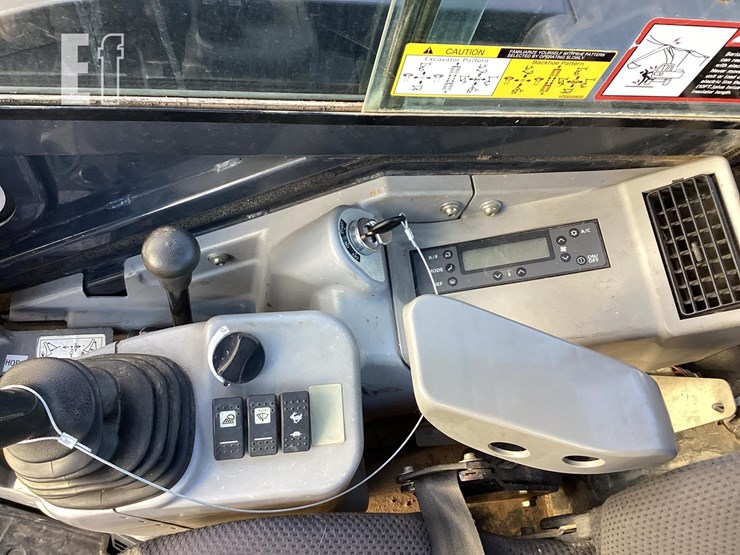 2017-deere-60g-image-16