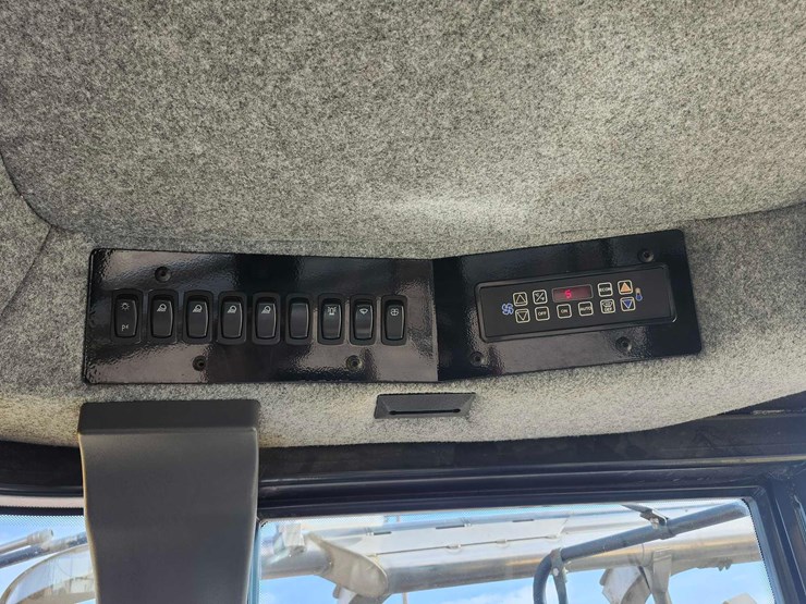 2013-agchem-9300-terragator-image-24