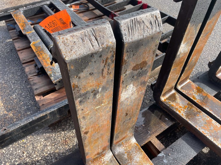 #14067-•-pair-of-42"-forks-(o10)-image-5