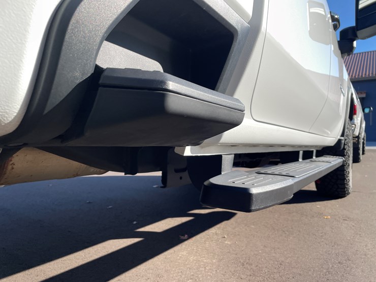 2025-chevrolet-silverado-image-44