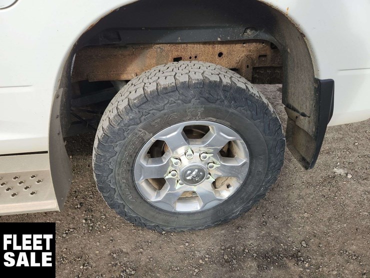 2016-ram-2500-slt-image-13