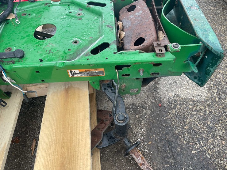 john-deere-gt235-image-4