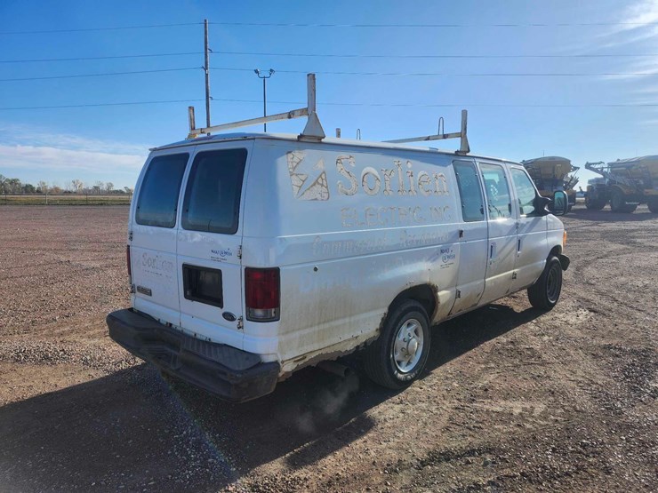 2007-ford-e350-image-3